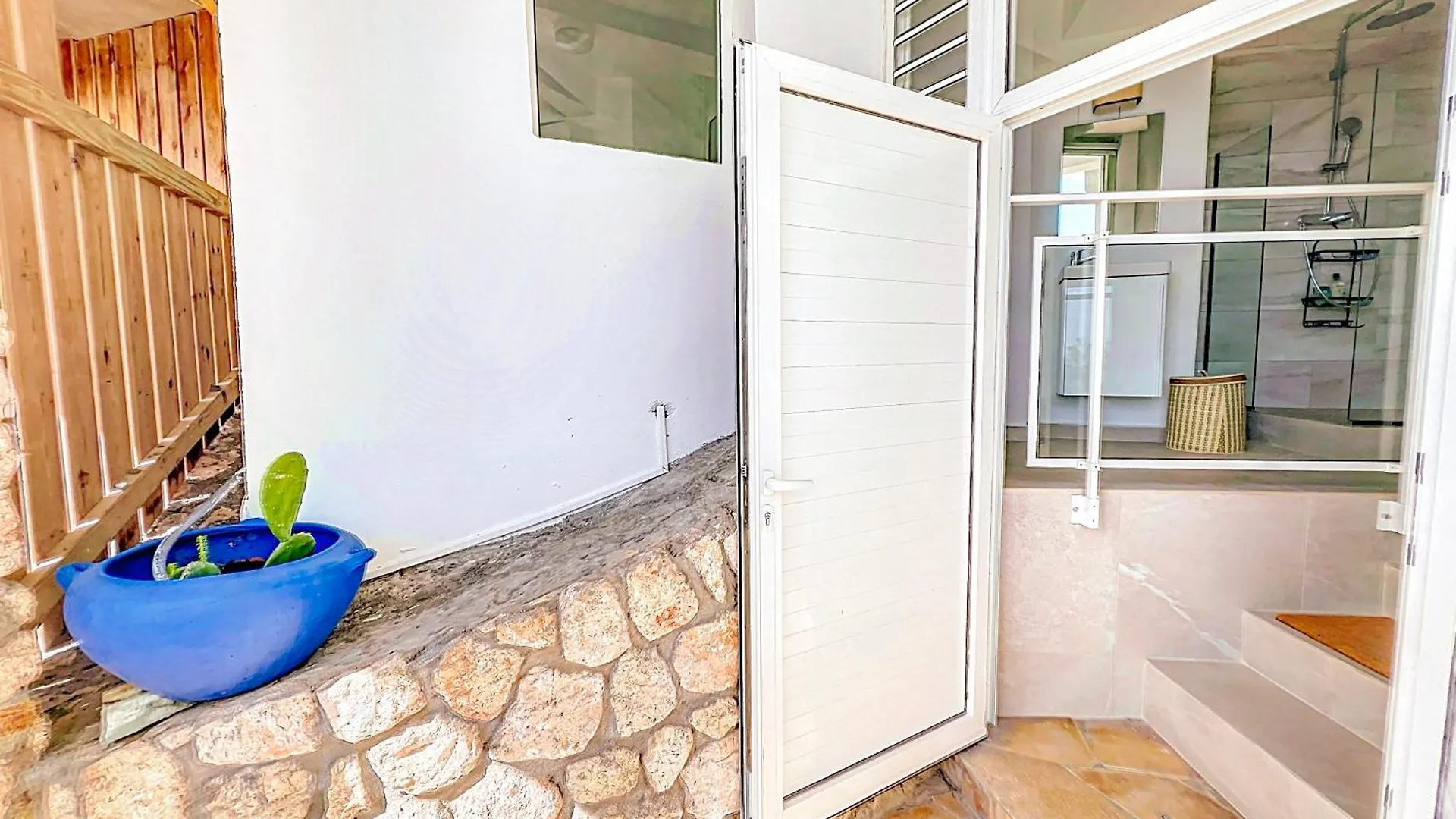 Villa West Indies, Spectacular Sea View, Inside Orient Bay Resort, Private Pool